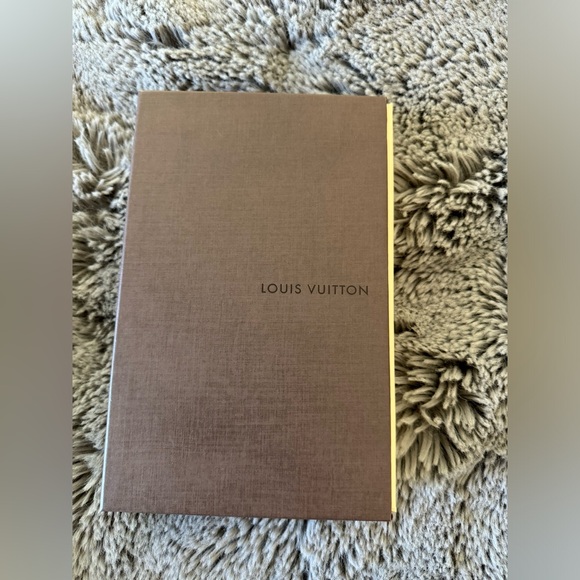 Louis Vuitton GIFT BOX, DUST COVER, RIBBON and Shopping Bag. - Picture 2 of 5